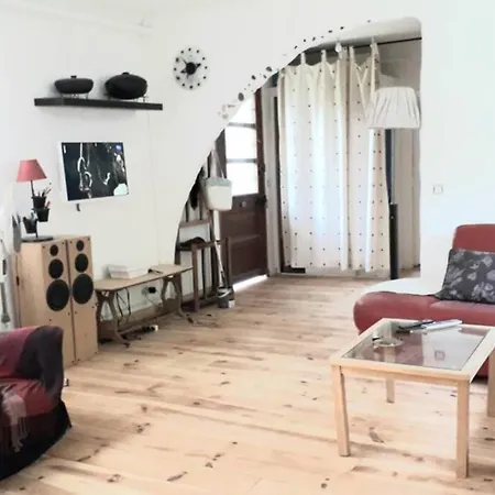 Holiday home Avec Les Oiseaux *